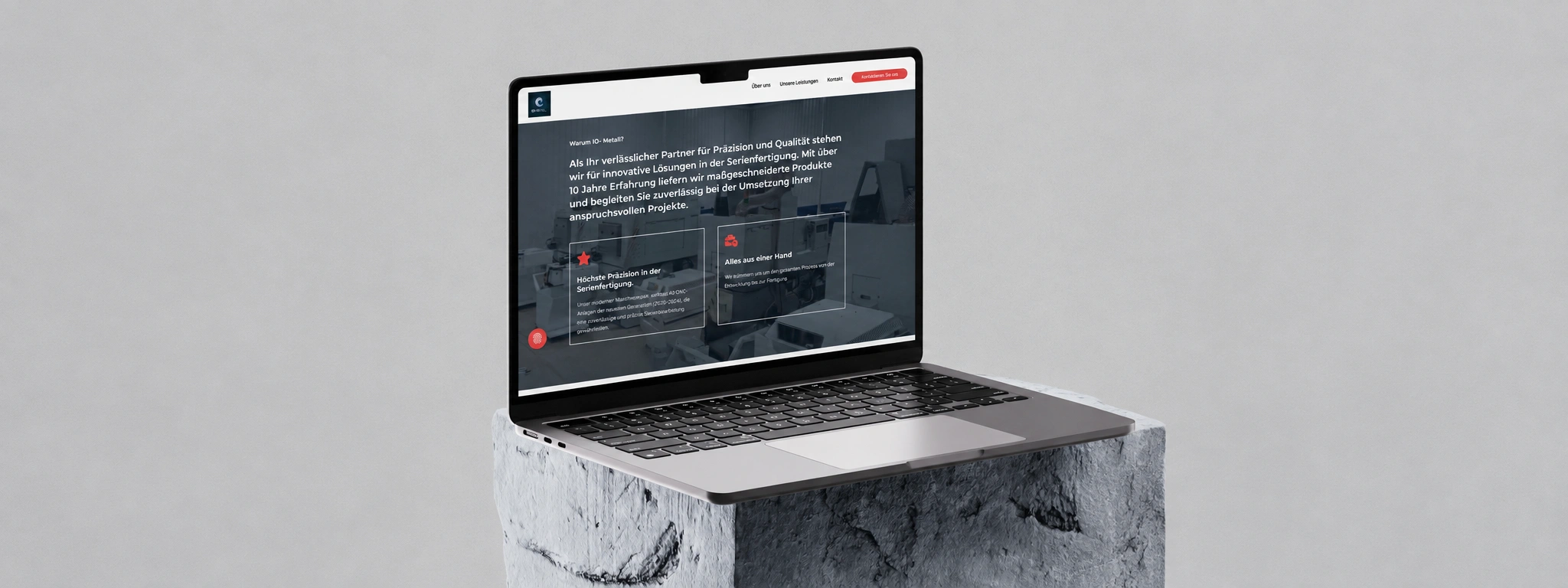Modernes Webdesign für Metallverarbeitung und Serienfertigung auf einem Laptop