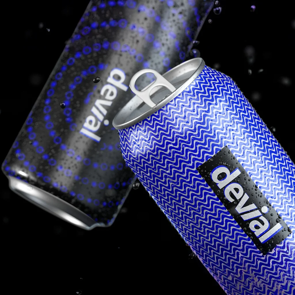 Devial Packaging Design mit blauem Wellenmuster auf Getränkedose und Flasche